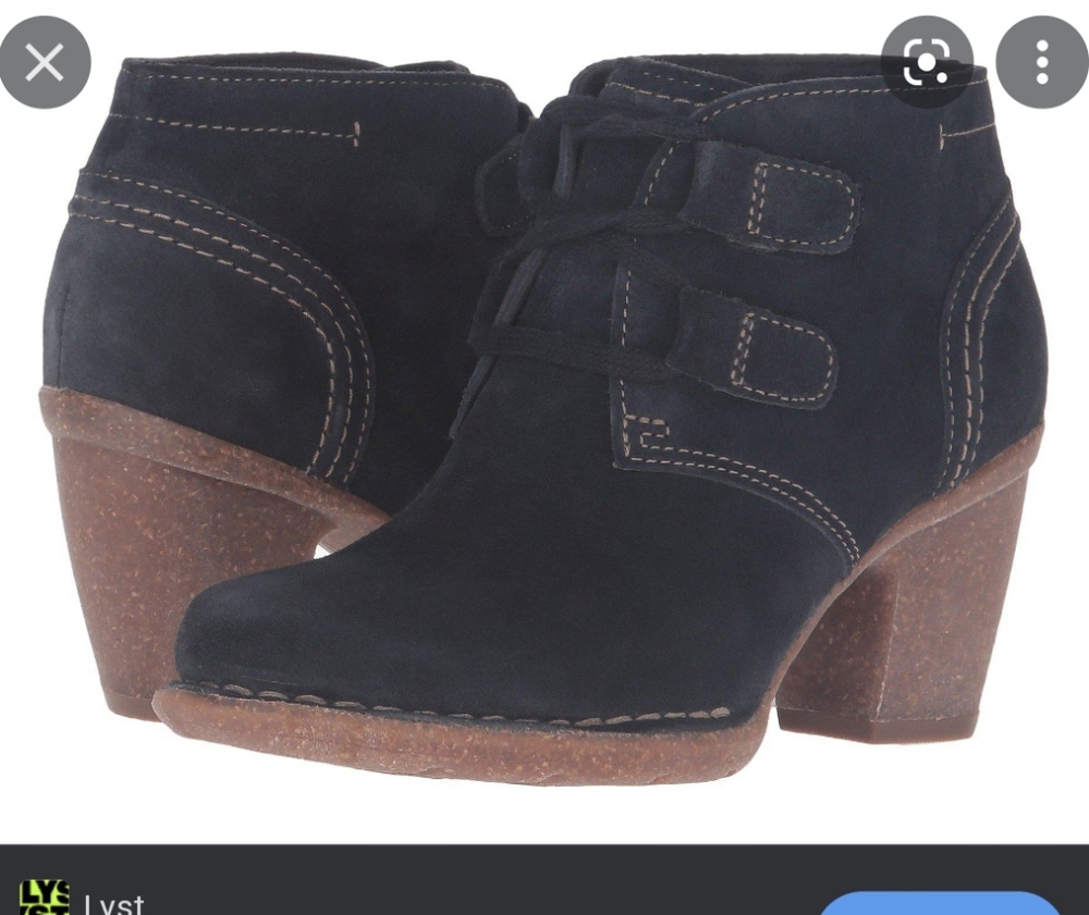 EUC Clark's Carleta Lyon Suede Lace Up Booties